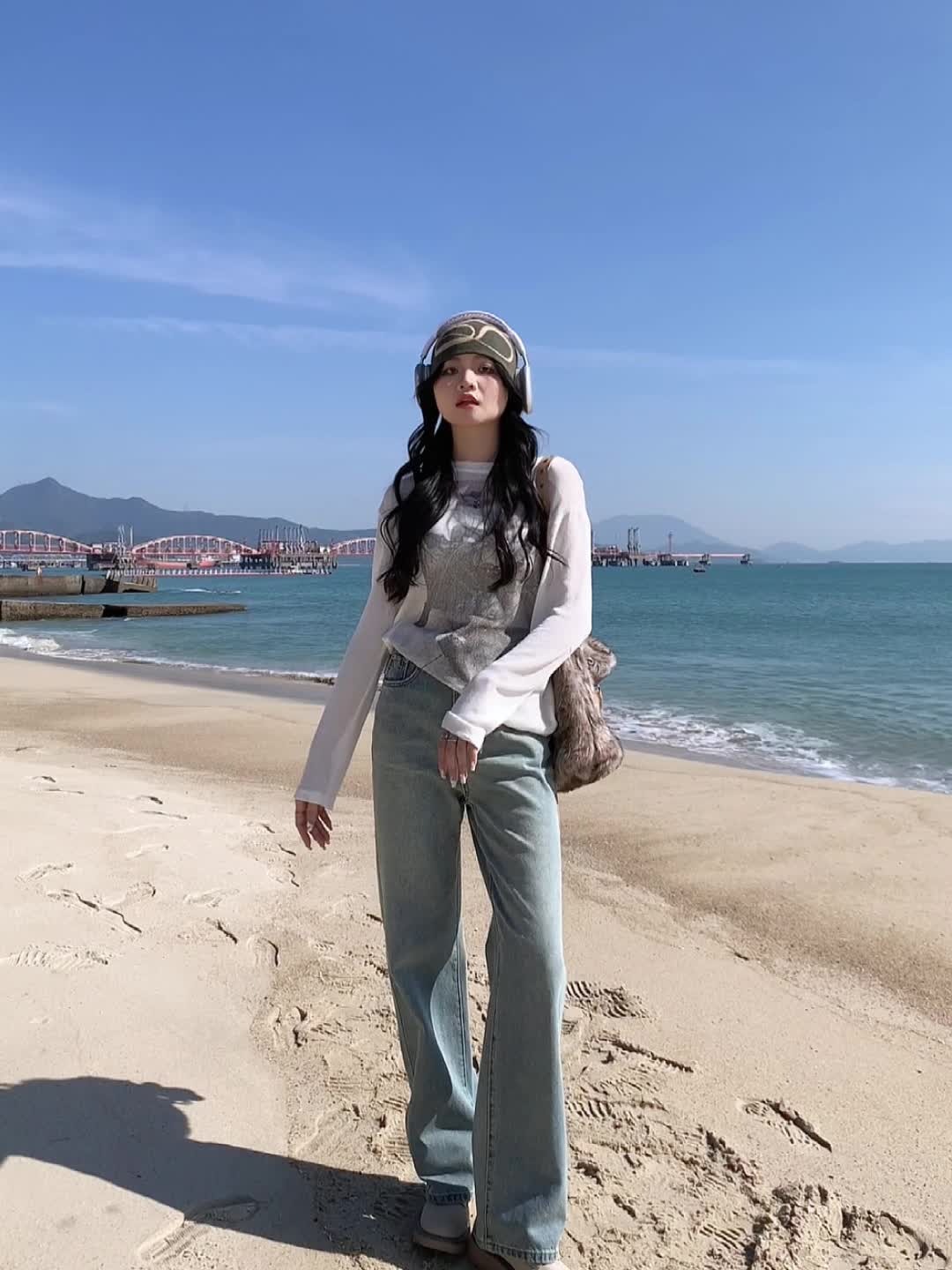 实拍浅蓝色牛仔阔腿裤女2024春季设计感高腰刺绣皮牌拖地直筒裤